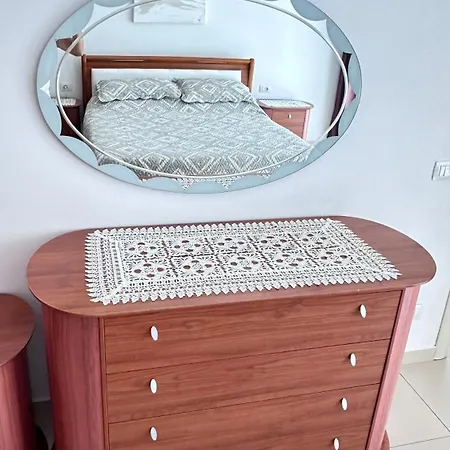 Frida's Luxury Family Complex 아파트 Velipojë